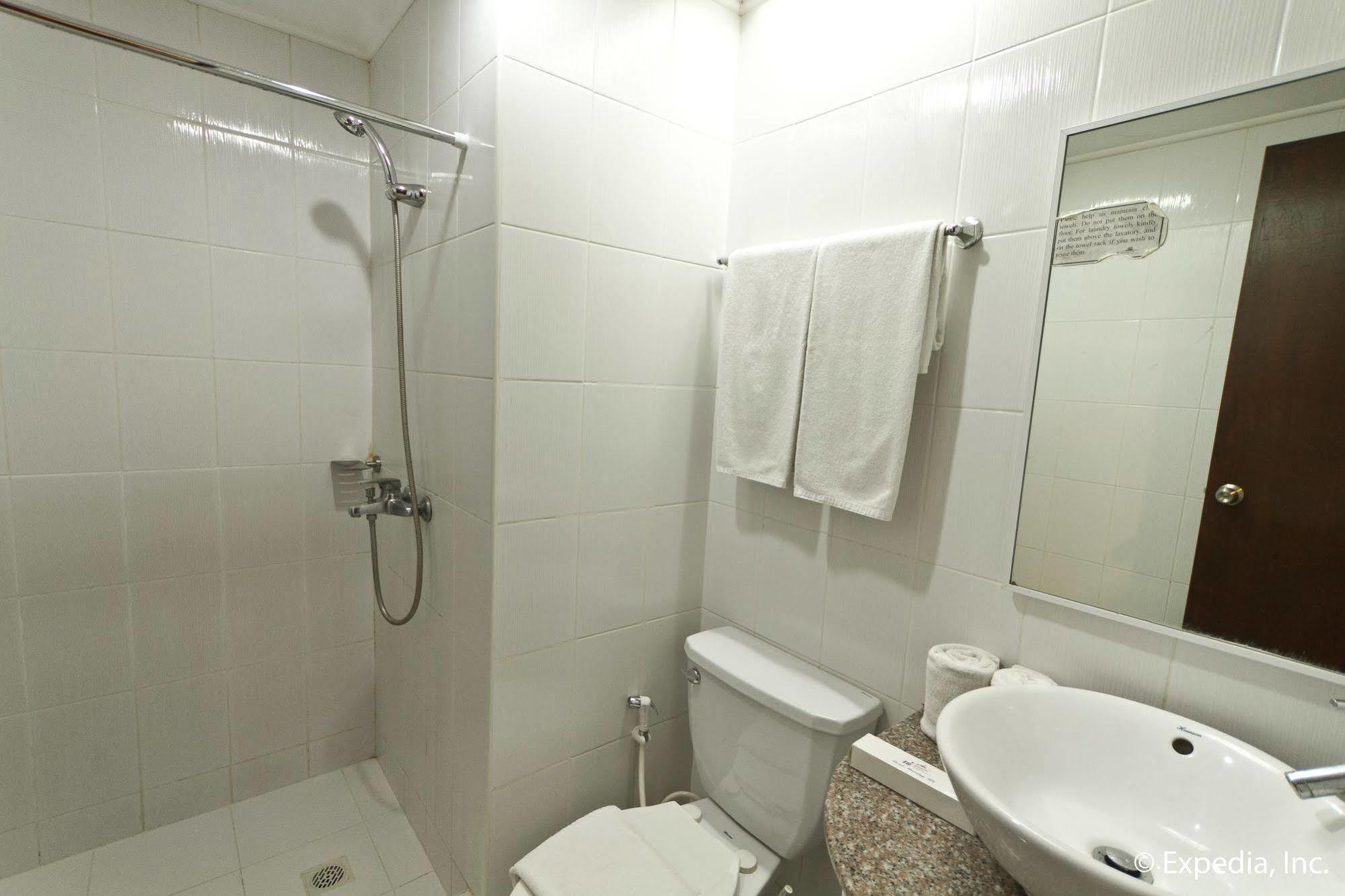 Egi Resort & Hotel Île de Mactan Extérieur photo
