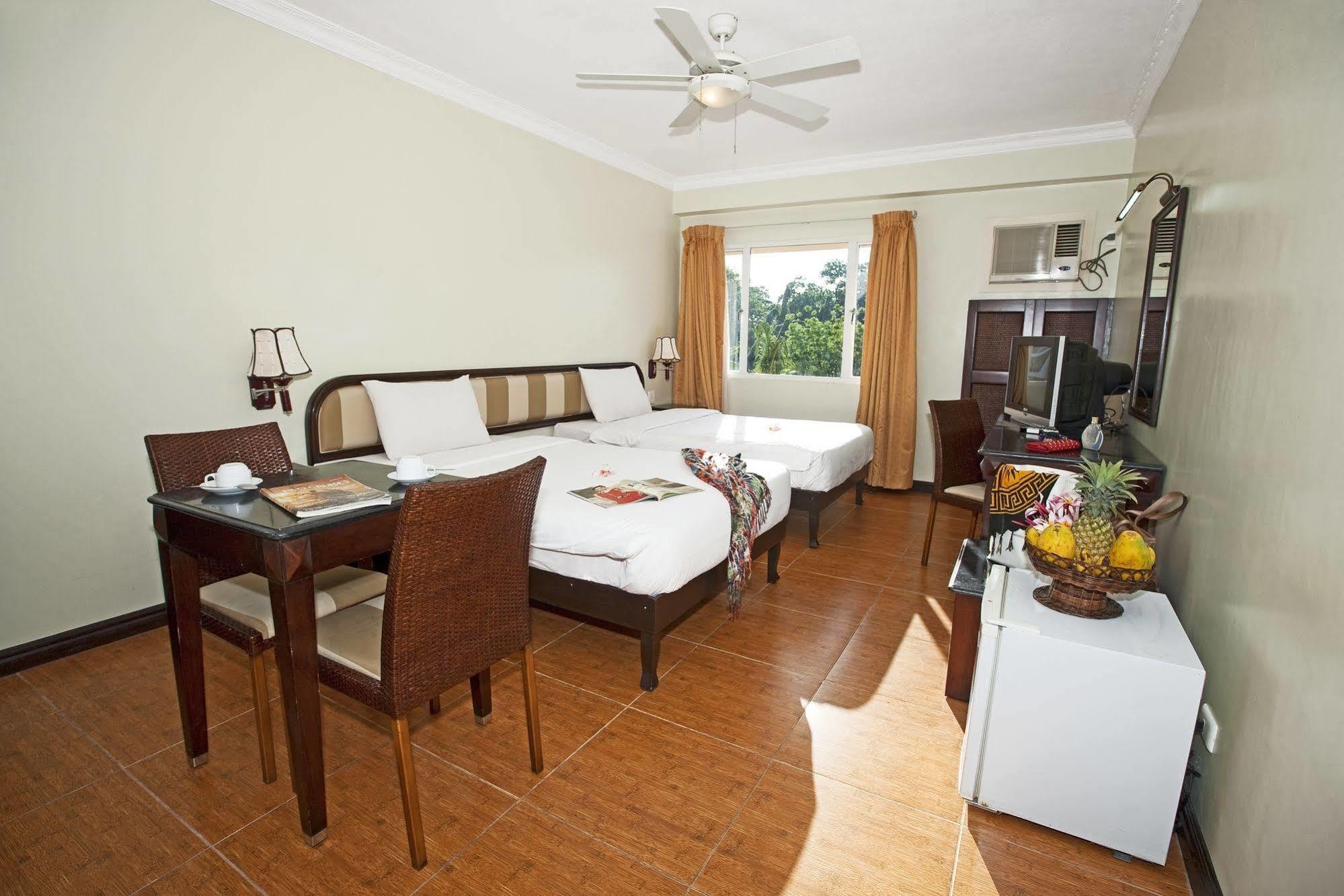 Egi Resort & Hotel Île de Mactan Extérieur photo