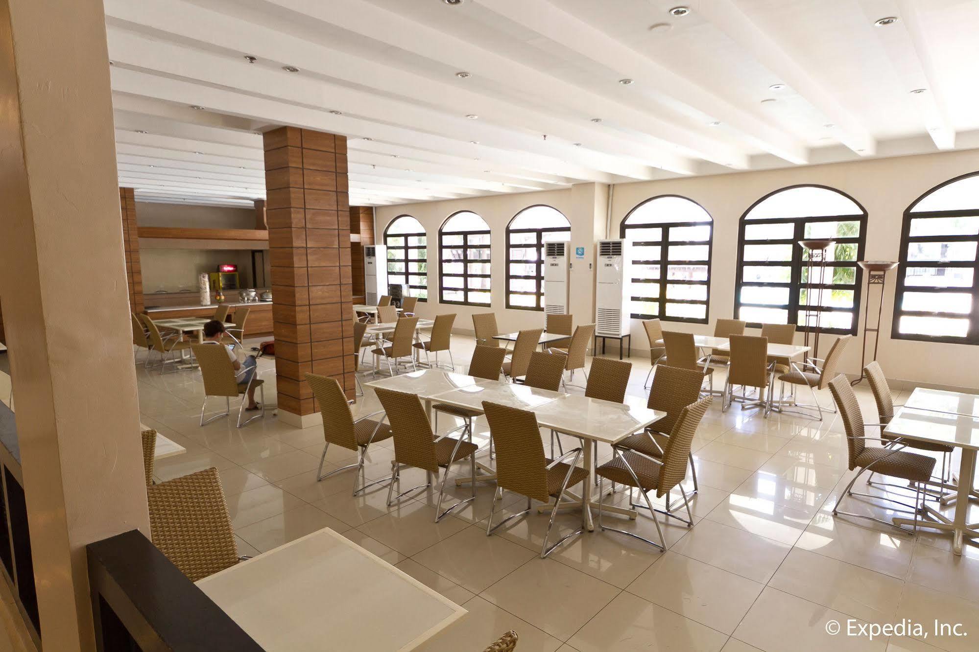 Egi Resort & Hotel Île de Mactan Extérieur photo